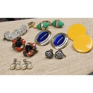 Vtg Earring LOT 7 Pairs Yellow Blue Pearl Rhinestone Green 70s 80s Clip Screw